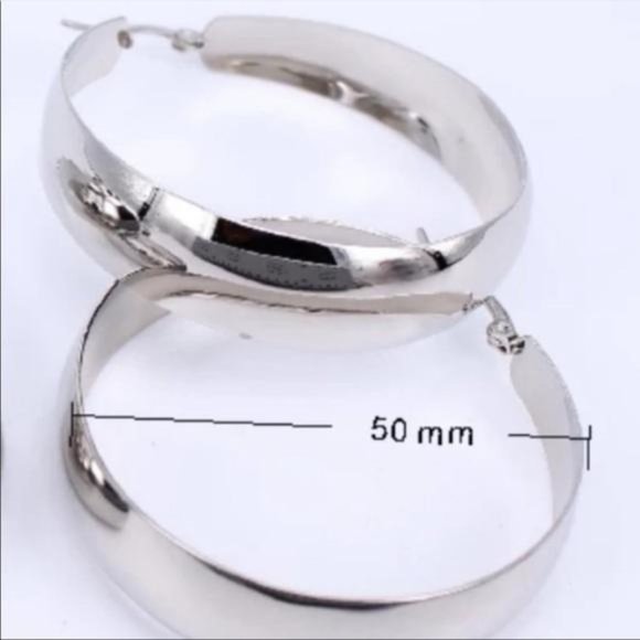 NEW 18K WHITE GOLD 2”ROUND CHUNKY HOOP EARRINGS - Picture 4 of 4